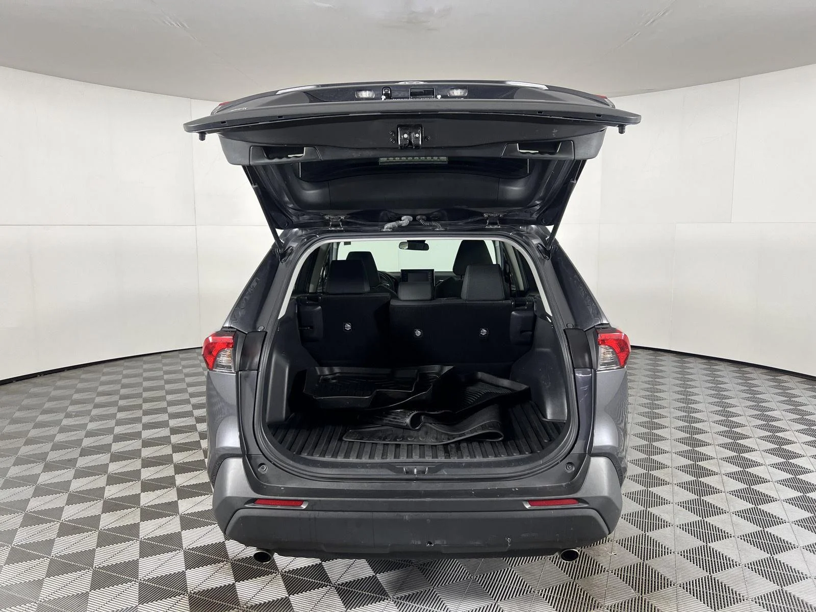 Used 2022 Magnetic Gray Metallic Toyota LE image 23