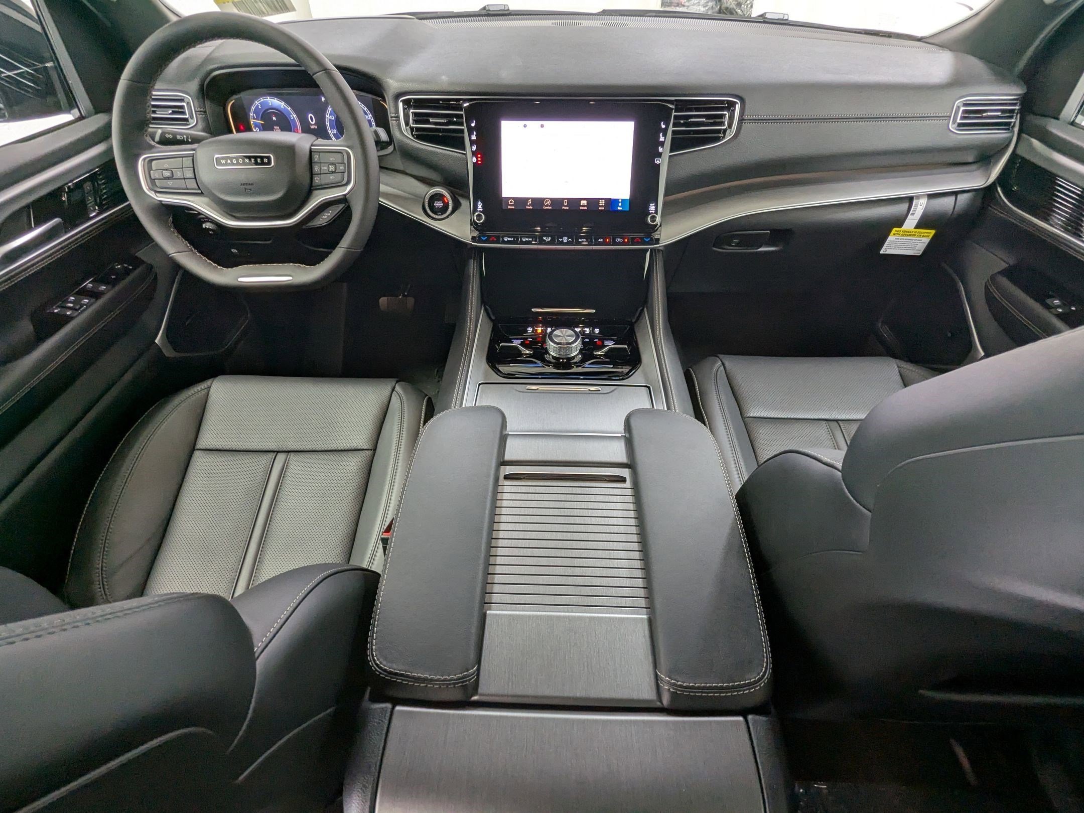 2025 Jeep Wagoneer L Series II - Photo 16