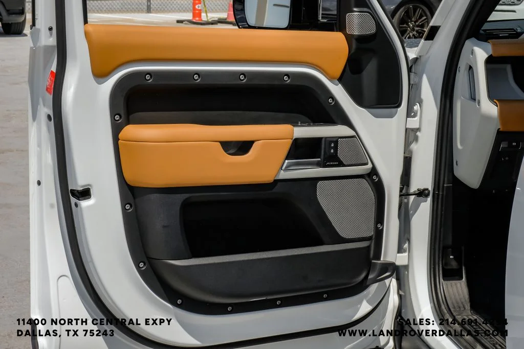 Used 2024 Fuji White Land Rover S image 51