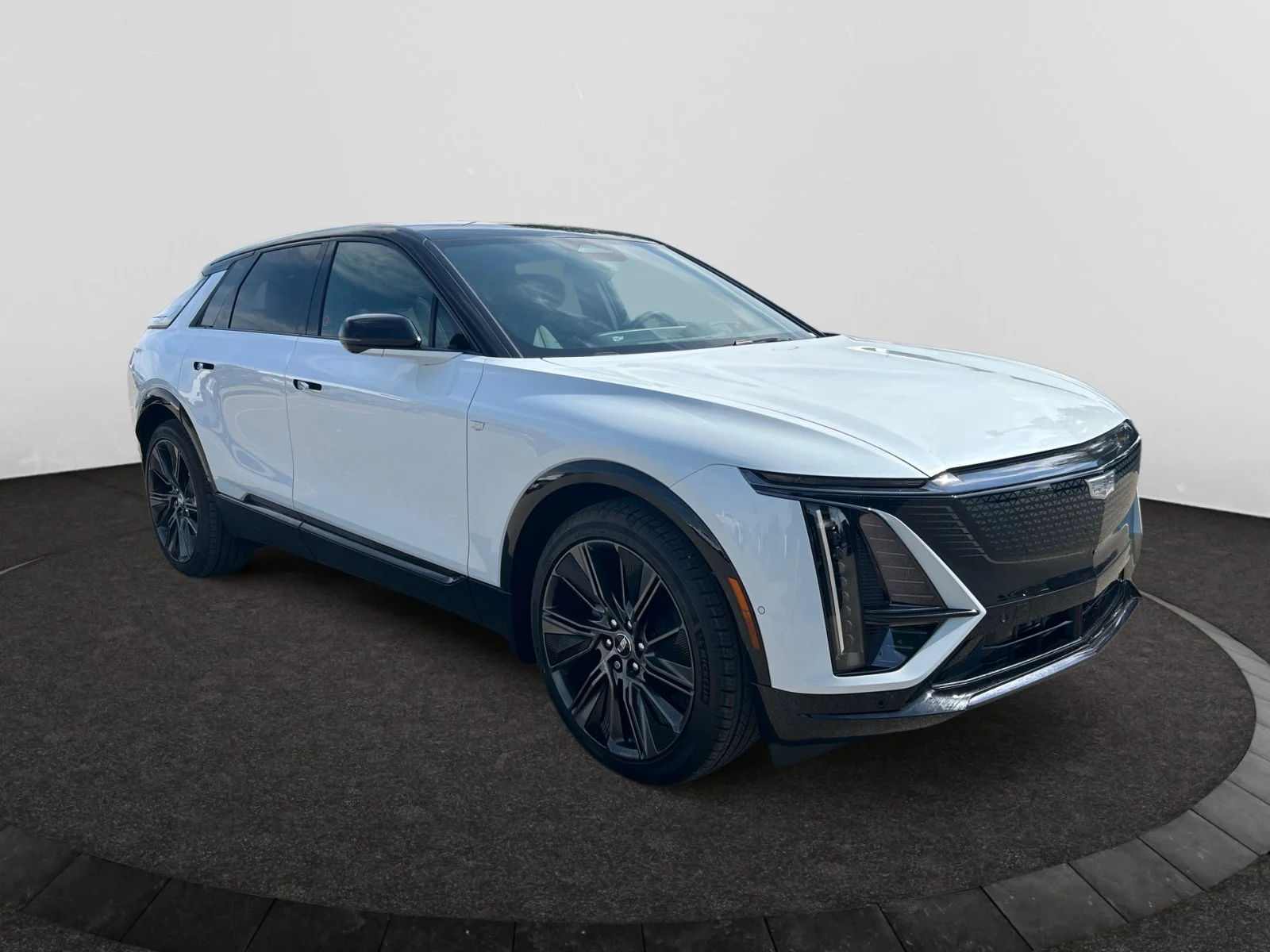 New 2026 Vibrant White Tricoat Cadillac Signature Sport image 7