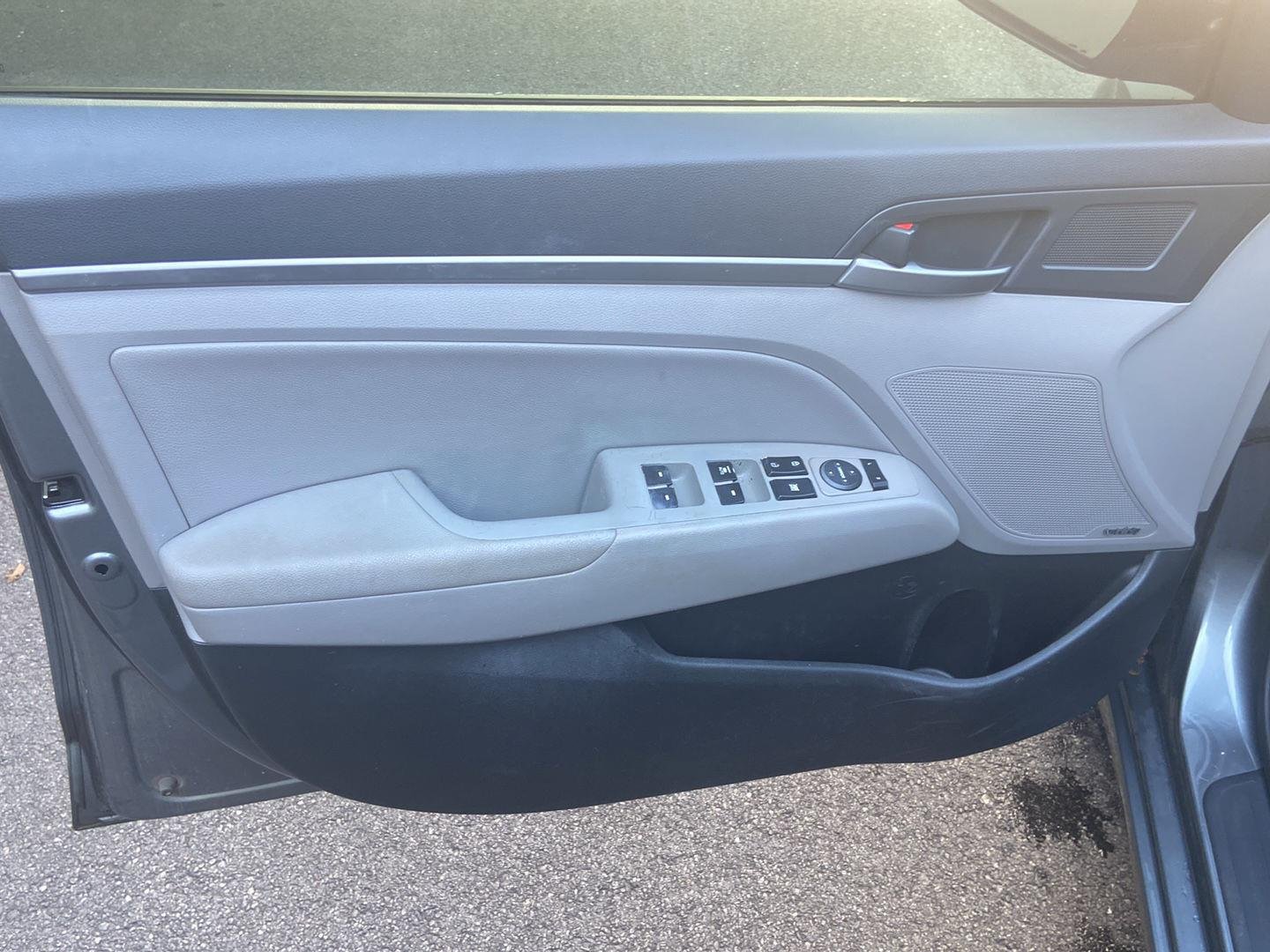 Used 2017 Galactic Gray Hyundai Limited image 12