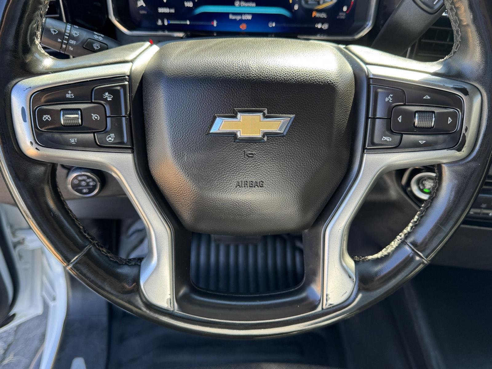 Used 2024 Summit White Chevrolet LT image 31
