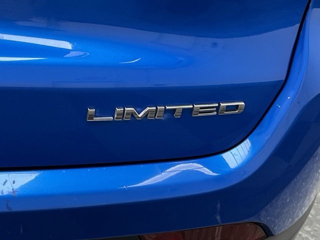 Used 2019 Laser Blue Pearlcoat Jeep Limited image 29