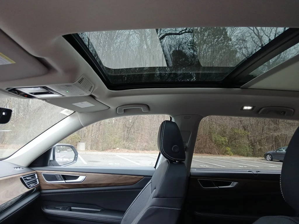 New 2026 White Volkswagen 2.0T SE w/Technology image 20