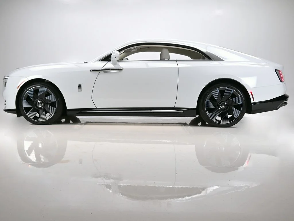 Certified Used 2025 Arctic White Rolls-Royce  image 27
