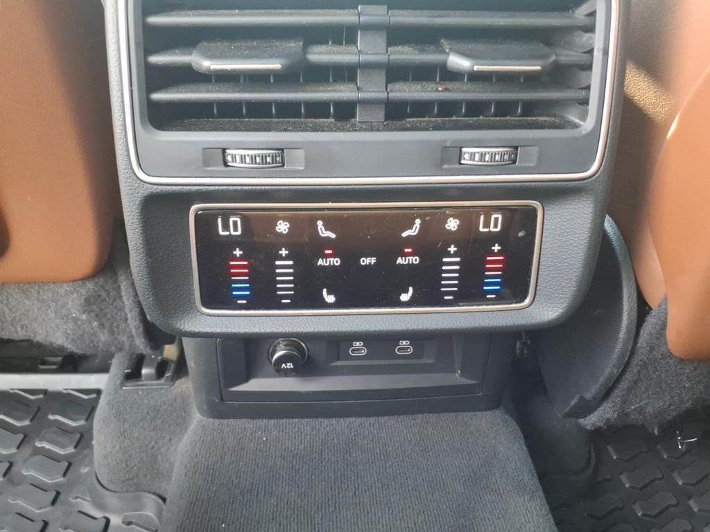 Used 2024  Audi 45 Premium Plus image 14
