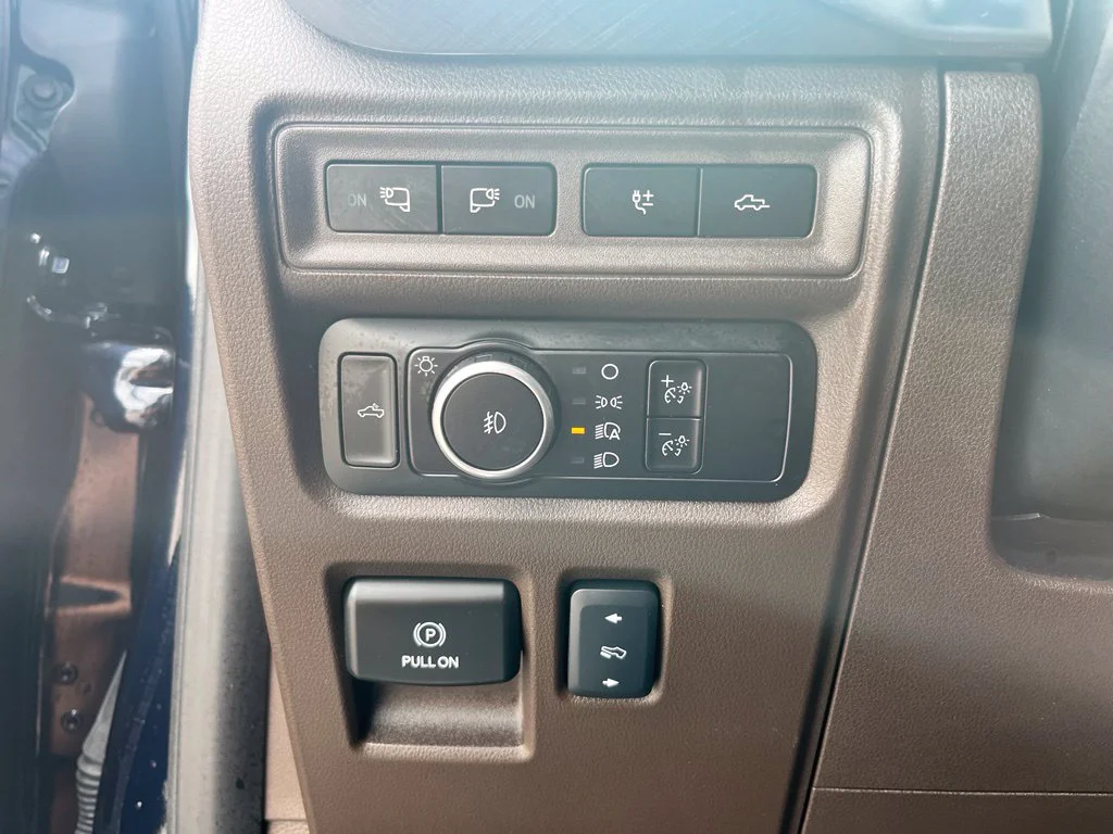 Used 2024 Blue Ford King Ranch image 25