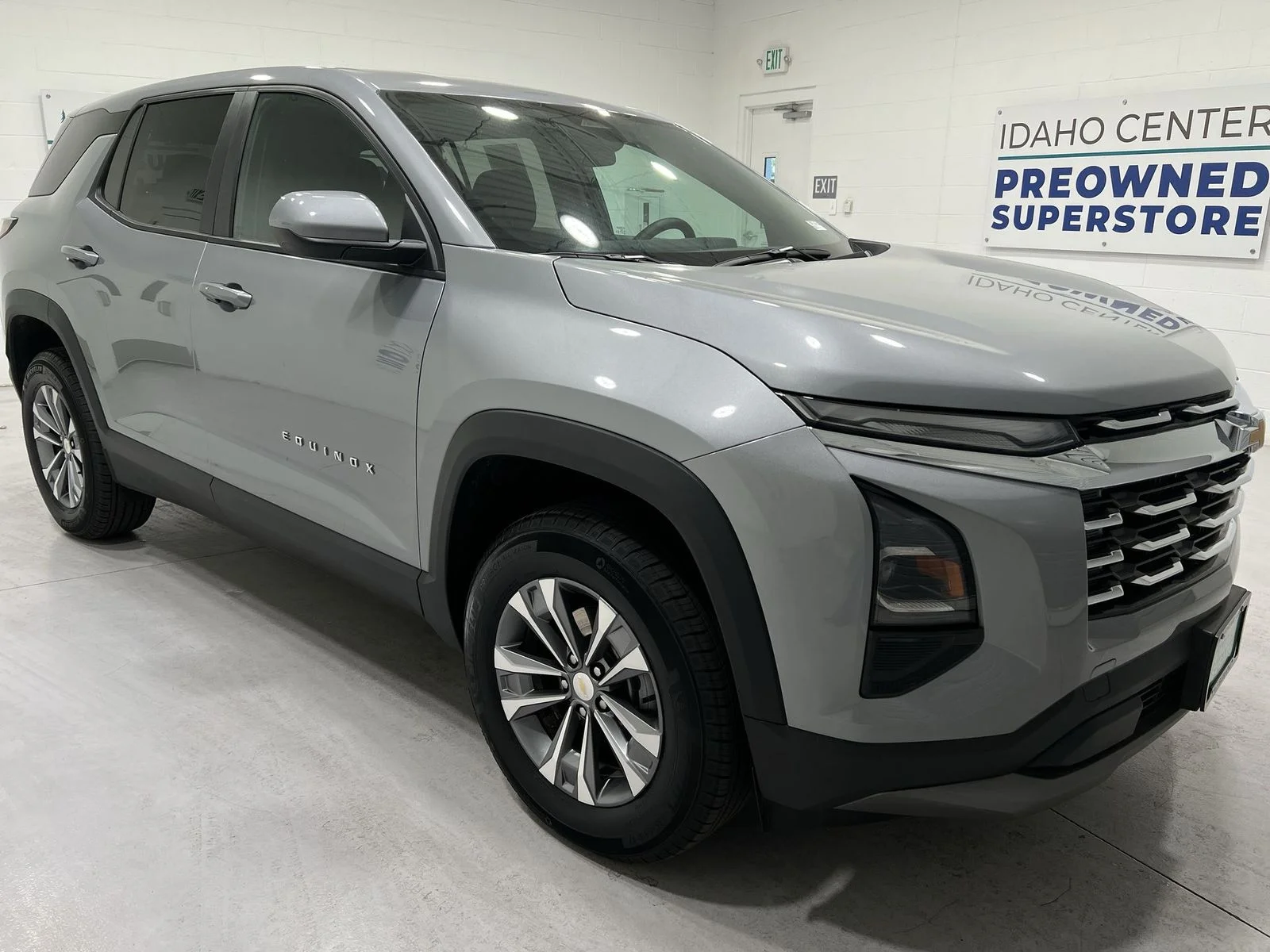 Used 2025 Gray Chevrolet LT image 2