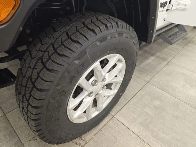 Used 2023 Bright White Clearcoat Jeep Sport S image 38