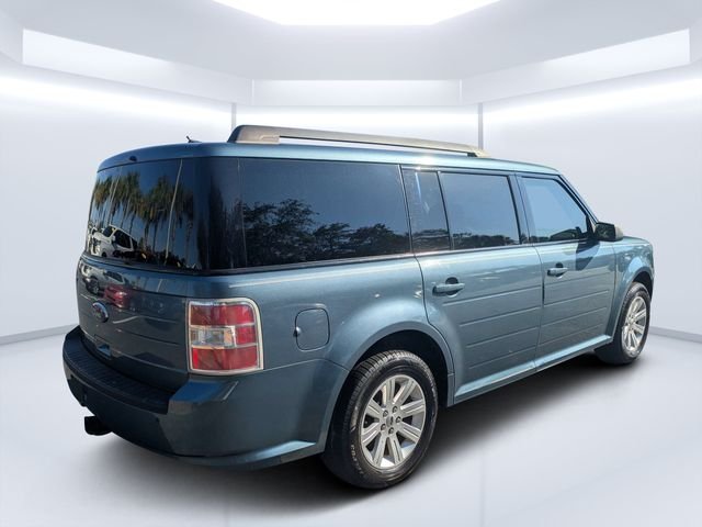 Used 2010 White Ford SE image 3