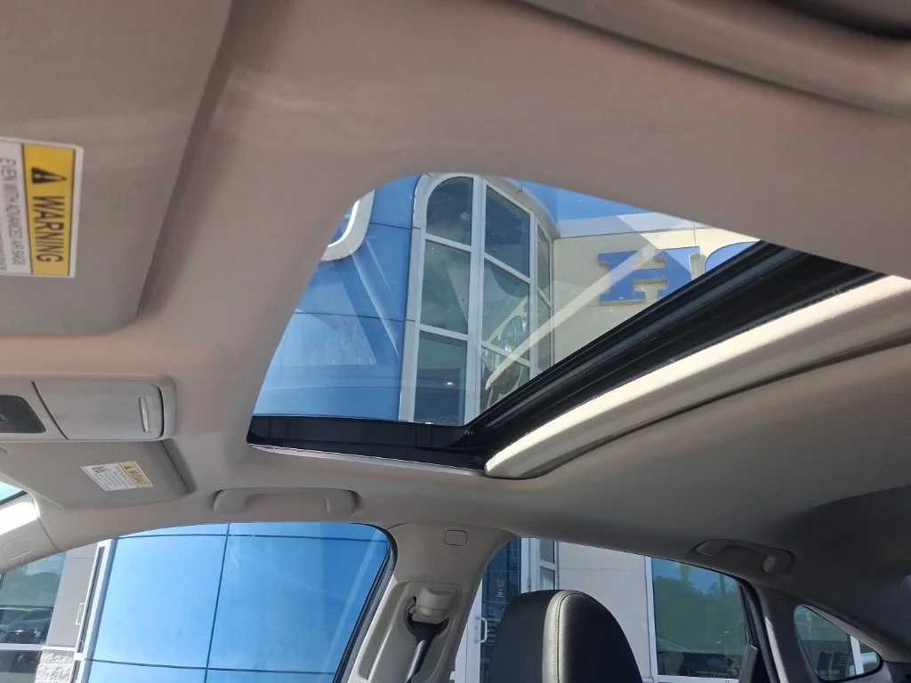 Used 2024  Honda Touring image 17