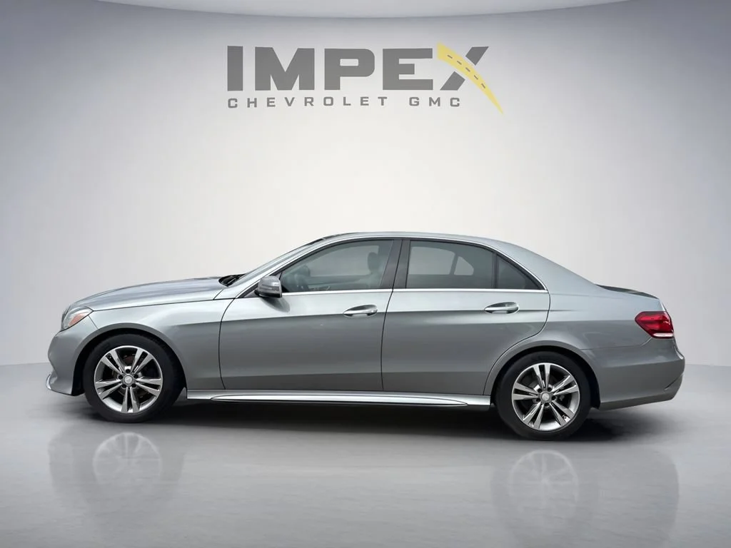 Used 2014  Mercedes-Benz E 250 BlueTEC® Luxury image 2