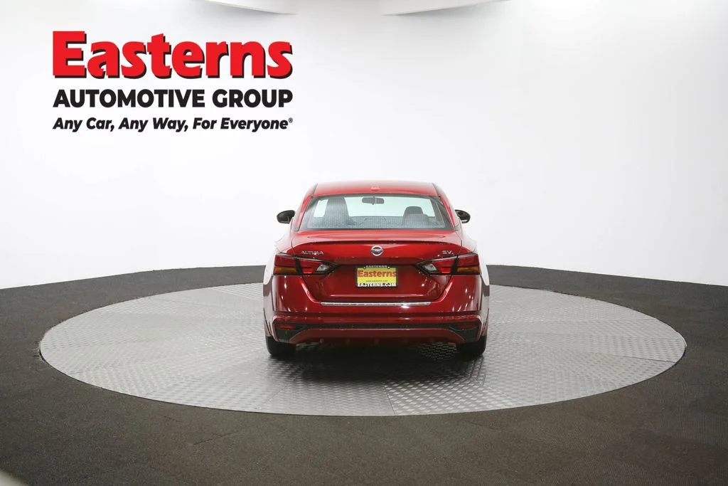 Used 2022 Red Nissan 2.5 SV image 33
