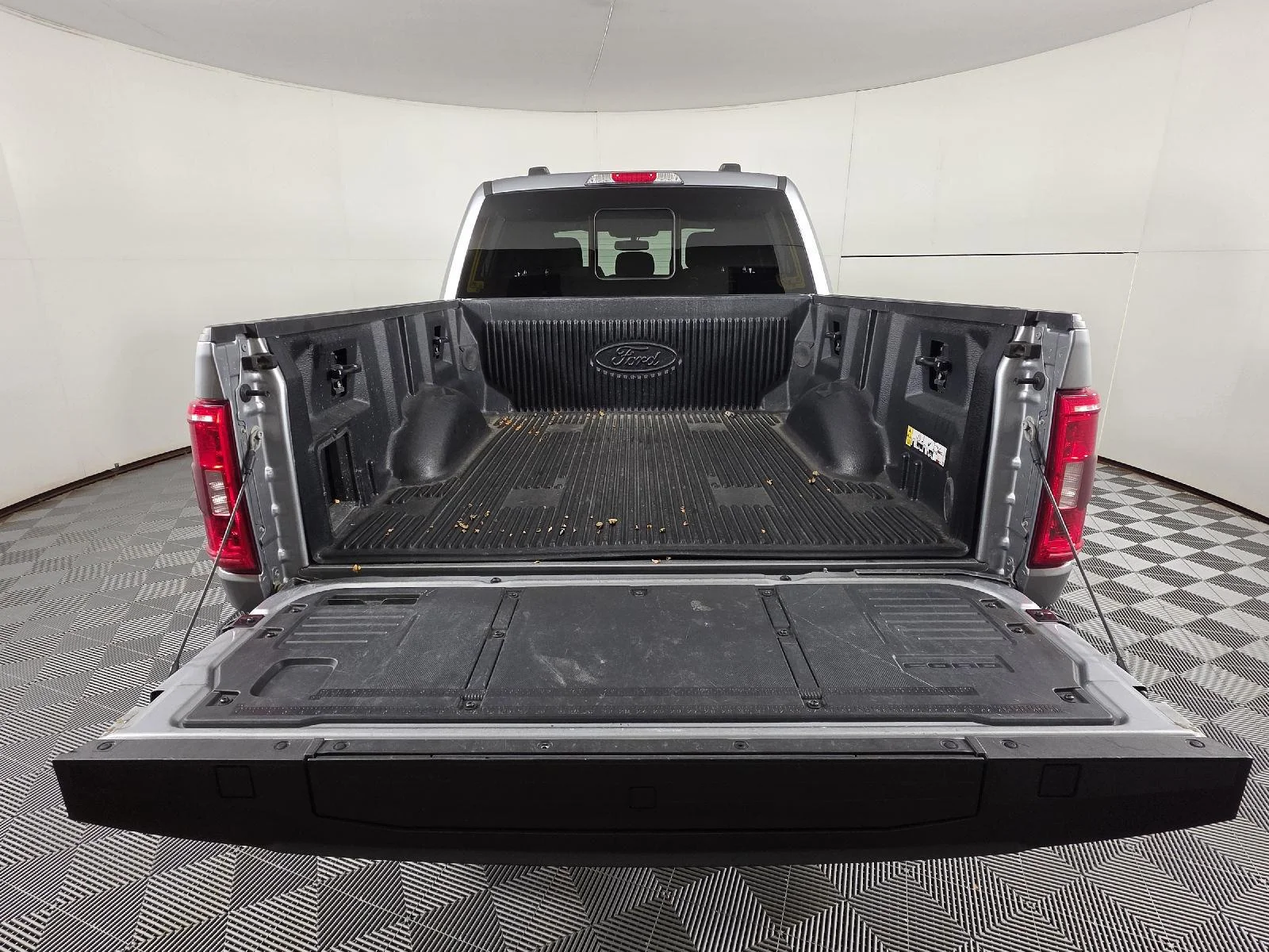 Used 2023 Iconic Silver Ford XLT image 20