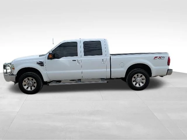 Used 2010 White Ford Lariat image 6