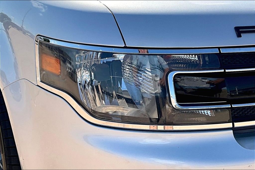 Used 2019 Silver Ford SEL image 31