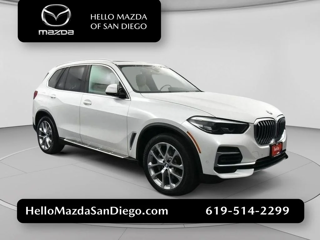 Used 2022 White BMW sDrive40i image 1