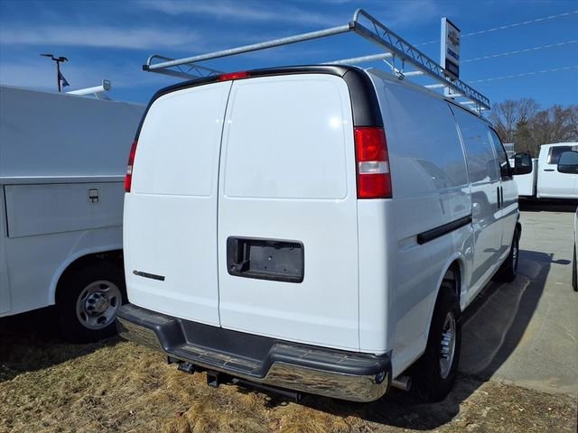 New 2025 Summit White Chevrolet WT image 22