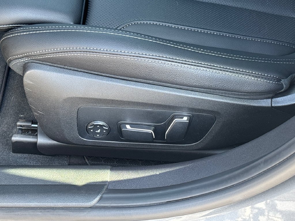 Used 2026 Skyscraper Grey Metallic BMW 330i image 24