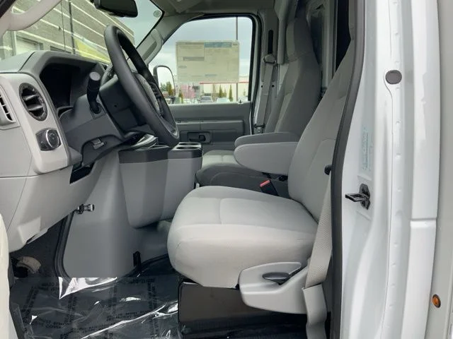 2025 Ford E-Series Cutaway Base - Photo 18