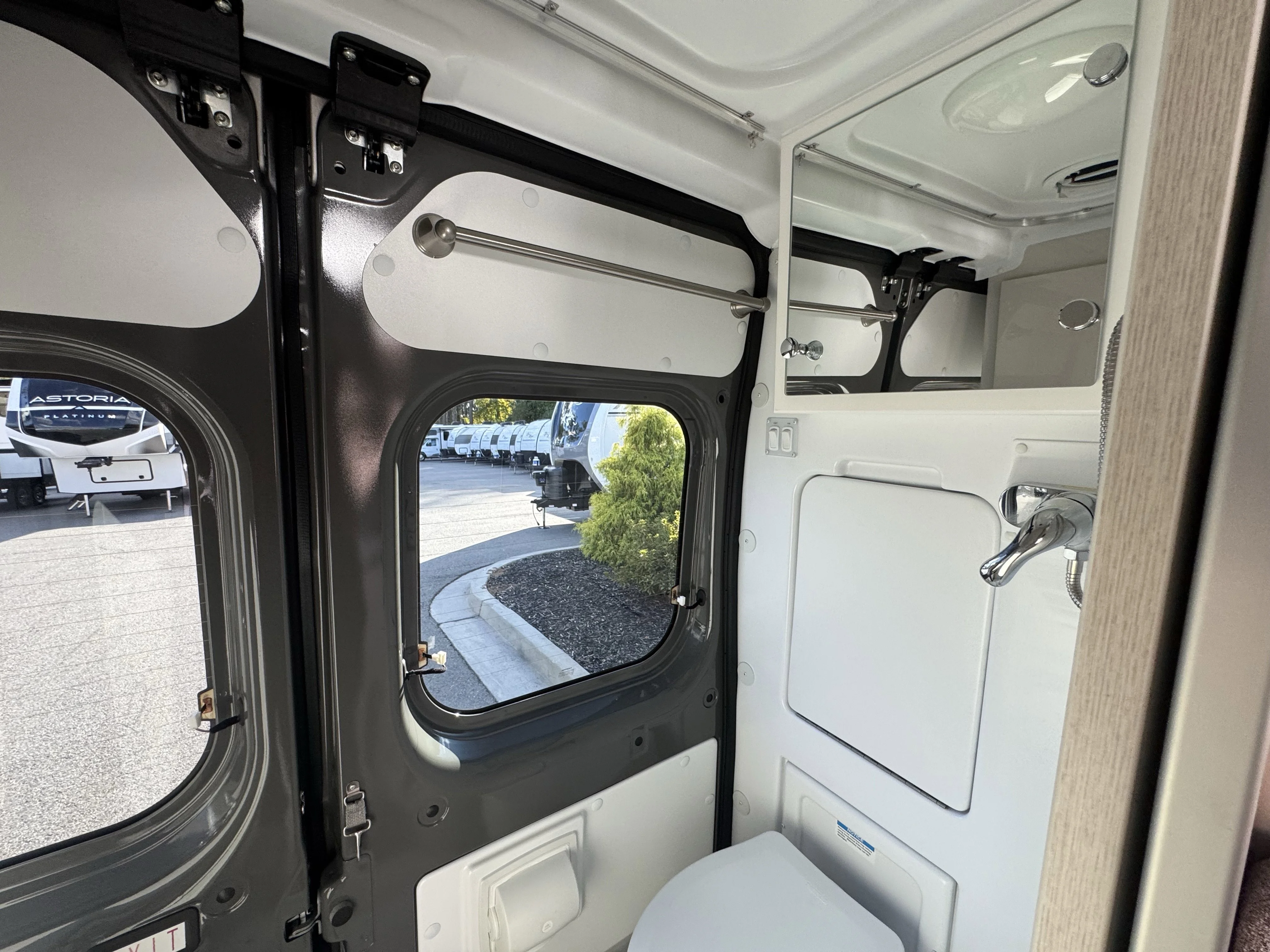 2025 RAM ProMaster Window Van Base - Photo 17