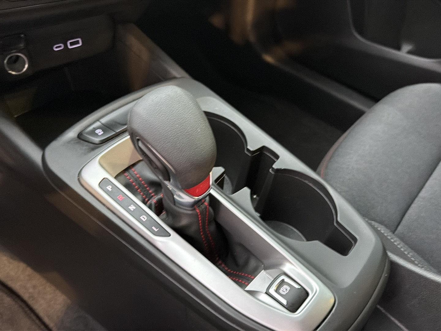 Used 2025 Summit White Chevrolet 1RS image 27