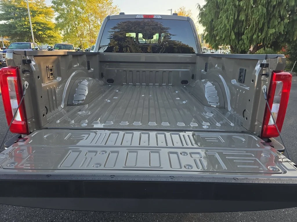 New 2027 Gray Ford XLT image 25