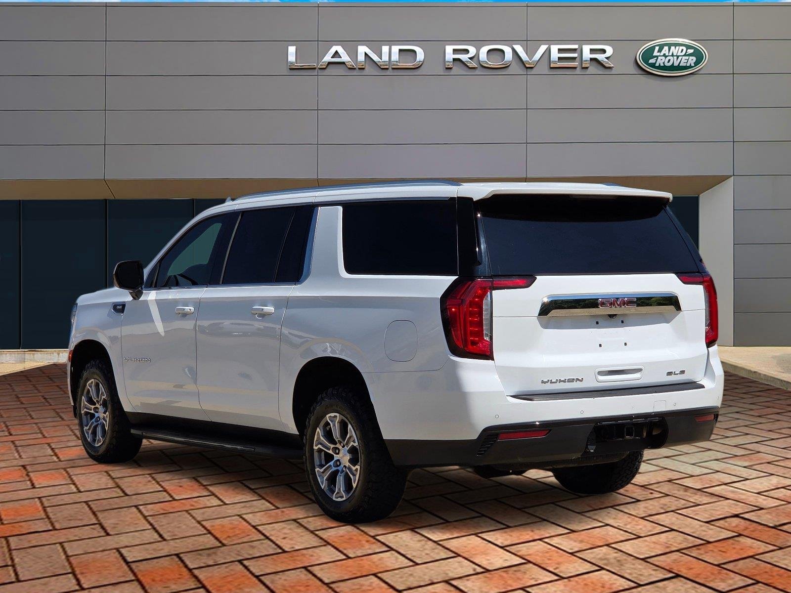Used 2023 Summit White GMC SLE image 6