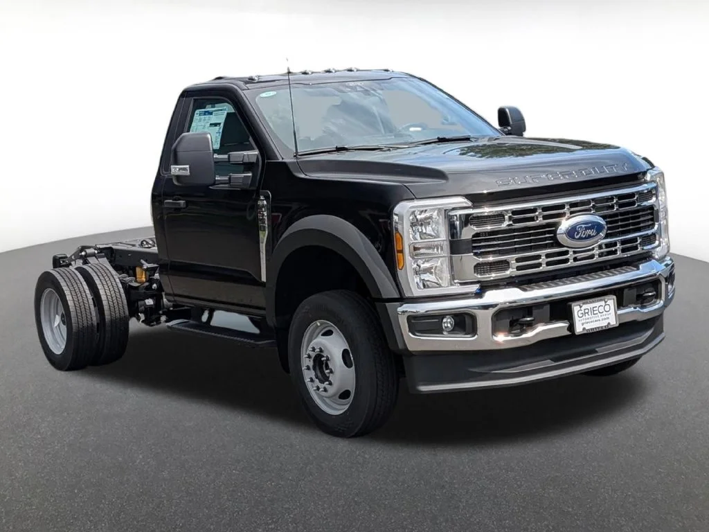 2026 Ford F-550 Super Duty Chassis Cab XL