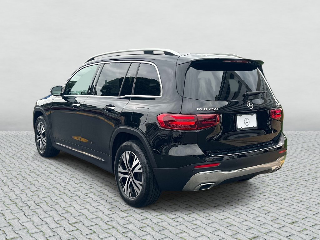 Used 2025 Night Black Mercedes-Benz GLB 250 image 7