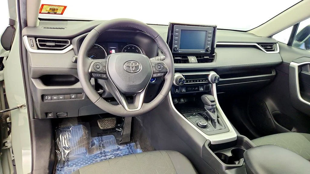 Used 2021 Lunar Rock Toyota Hybrid XLE AWD w/ Weather Package image 13