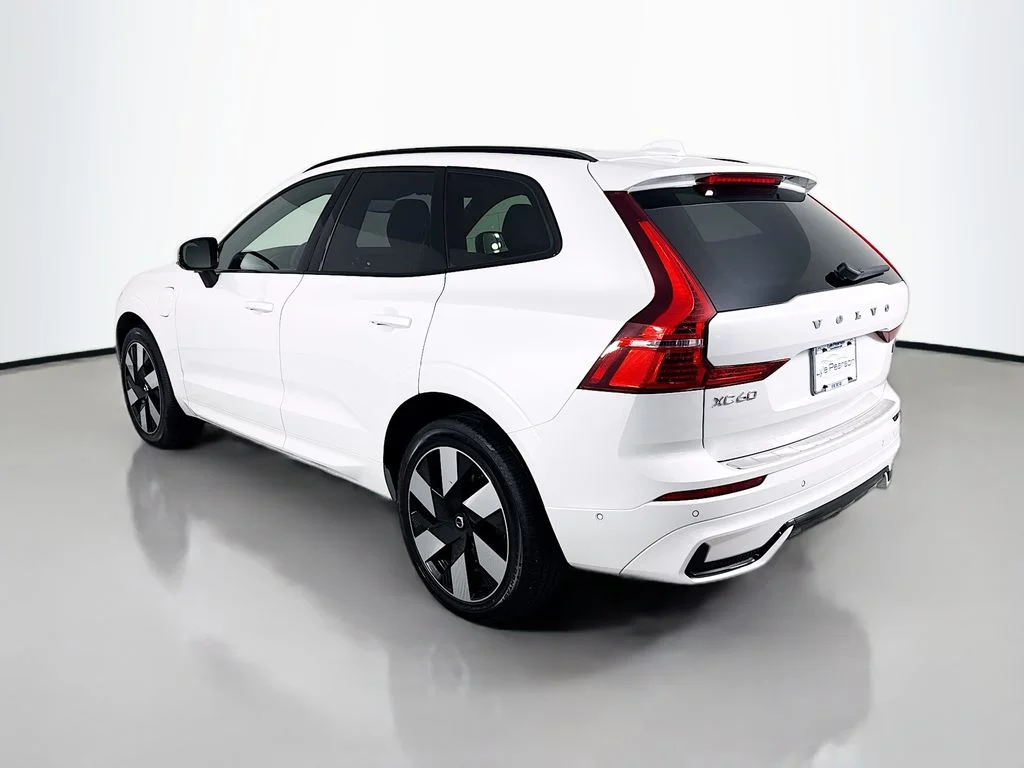 Certified Used 2024 Crystal White Volvo Ultimate image 3