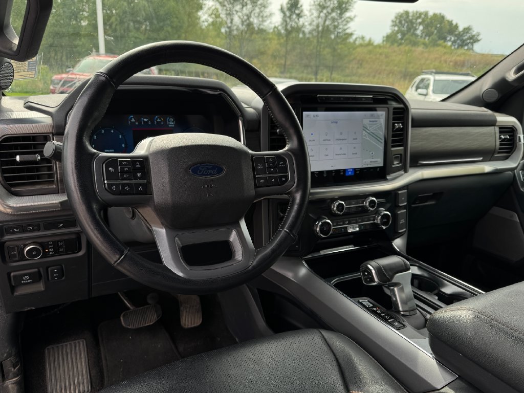 Used 2024 Atlas Blue Metallic Ford Lariat image 11