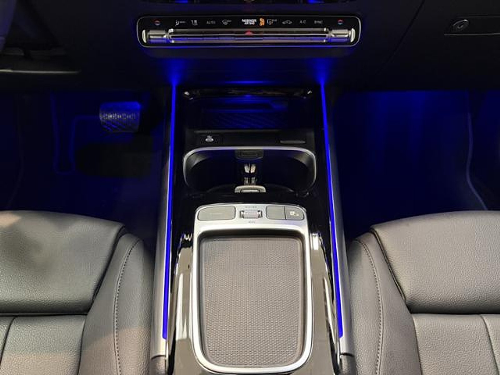Used 2025 Cirrus Silver Metallic Mercedes-Benz 4MATIC® image 15