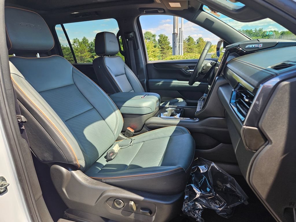 2025 GMC Yukon XL AT4 - Photo 13