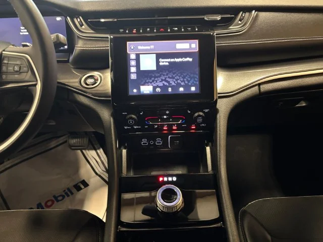Used 2023 White Jeep Altitude X image 12