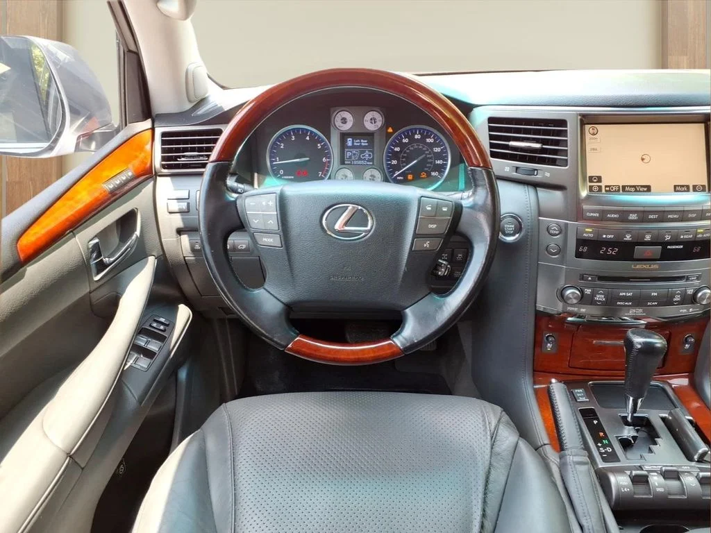 Used 2008  Lexus 570 image 25