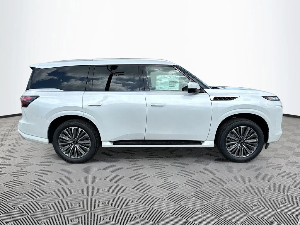 New 2027 RADIANT WHITE INFINITI Luxe 2WD image 4