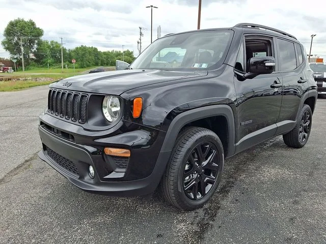 Used 2023 Black Jeep Altitude image 5