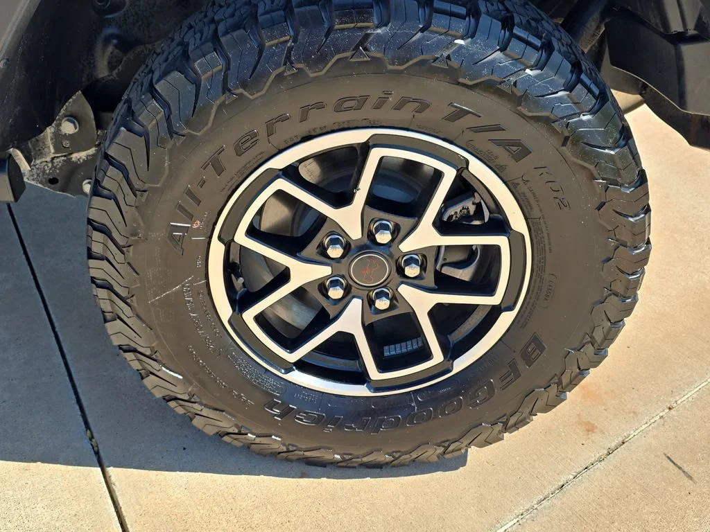 Used 2024 Bright White Clearcoat Jeep Rubicon image 32