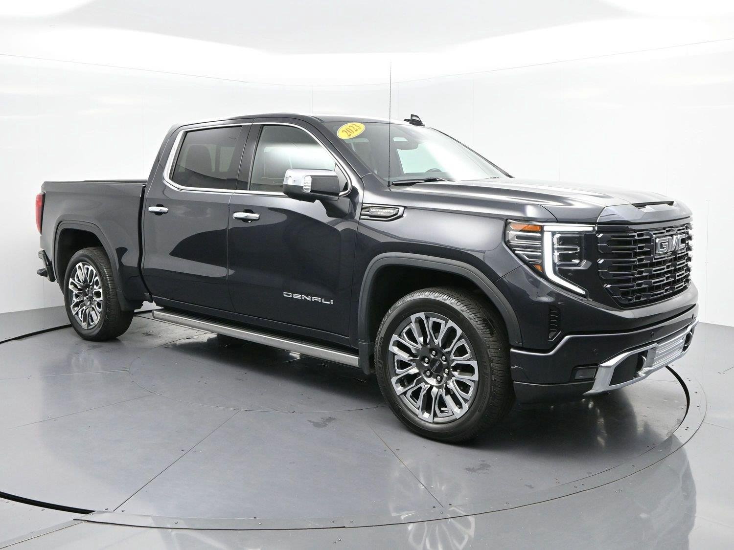Used 2023 TITANIUM RUSH METALLIC GMC Denali Ultimate image 2
