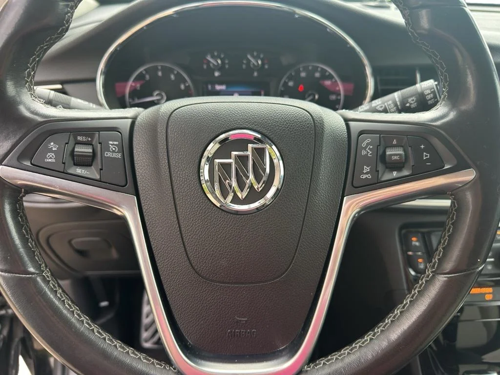 Used 2021 Ebony Twilight Metallic Buick Preferred image 9