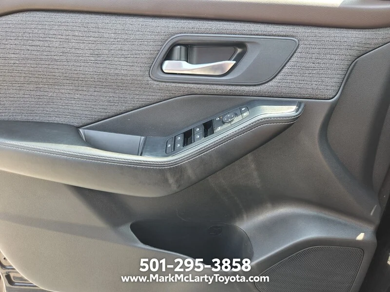 Used 2023 Super Black NISSAN FWD SV *LTD AVAIL* image 24