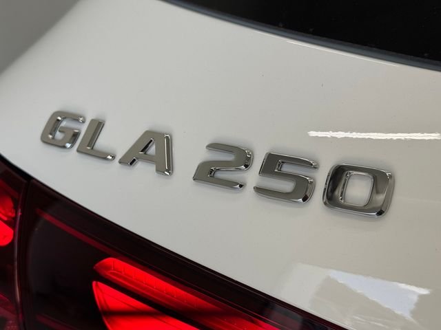 New 2026 Polar White Mercedes-Benz GLA 250 image 36