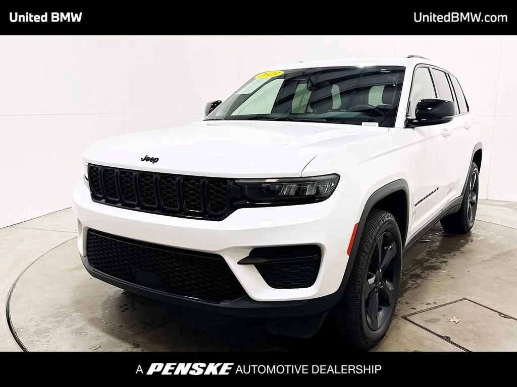 2023 Jeep Grand Cherokee Altitude's photo