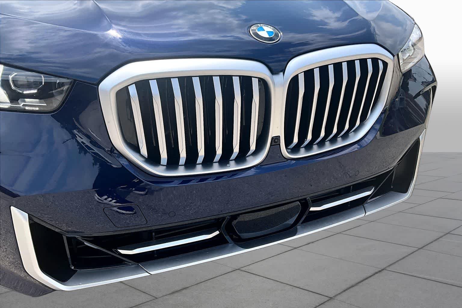 Used 2026 Tanzanite Blue II Metallic BMW sDrive40i image 28