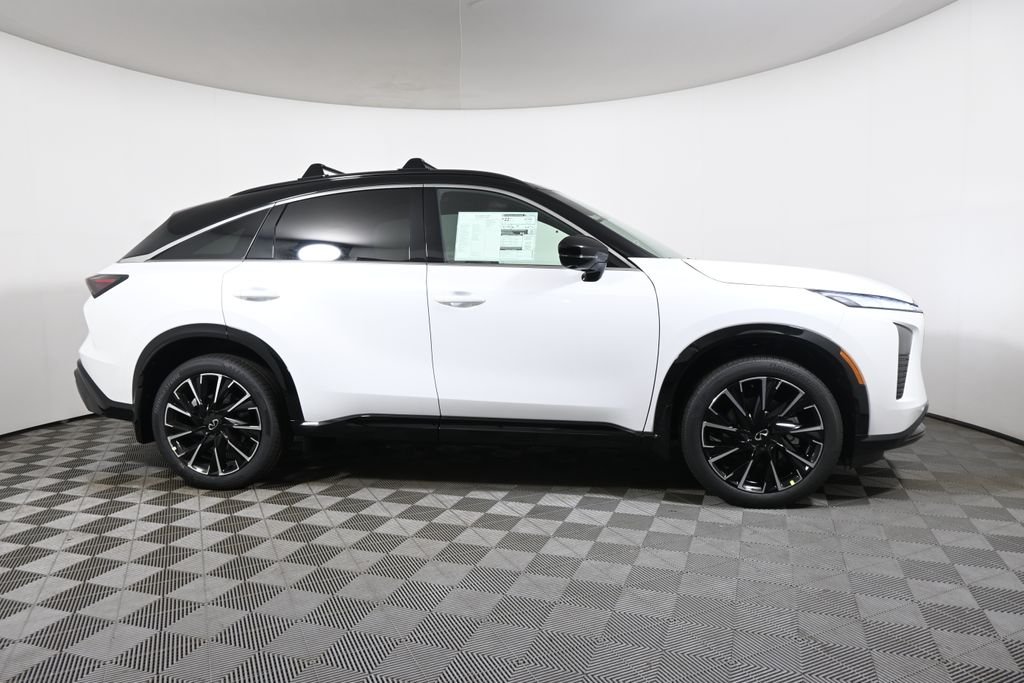 New 2027 2T RAD WHT INFINITI Autograph AWD image 8