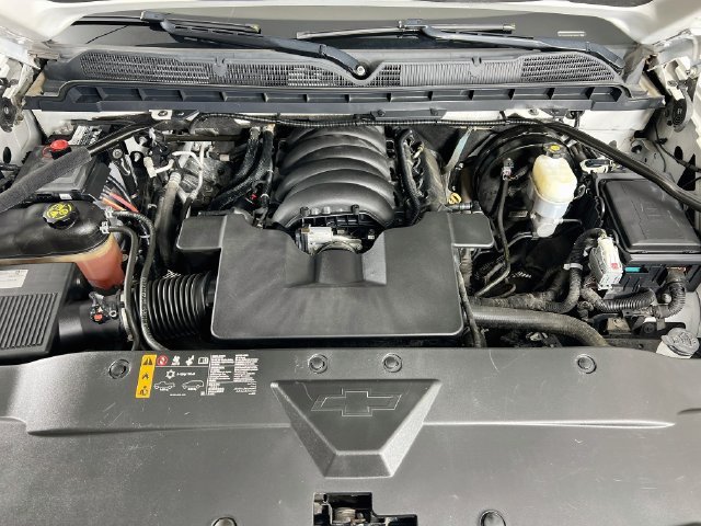 Used 2018 SUMMIT WHITE Chevrolet LTZ image 26