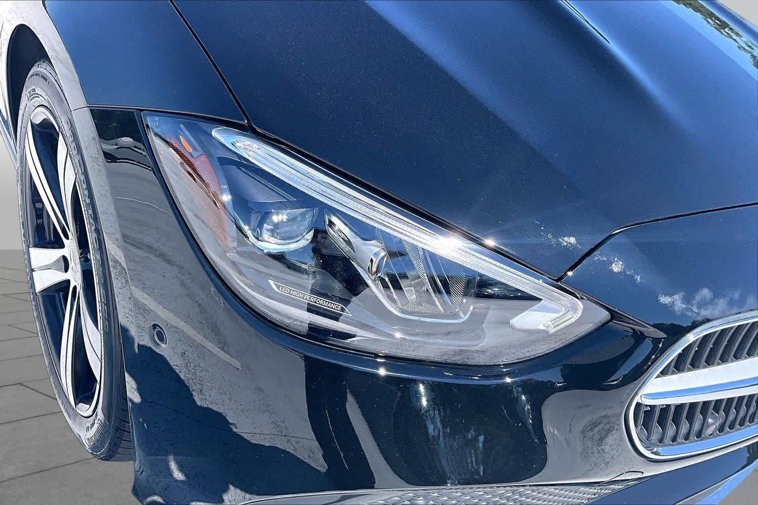 2025 Mercedes-Benz C-Class Sedan C 300 - Photo 28