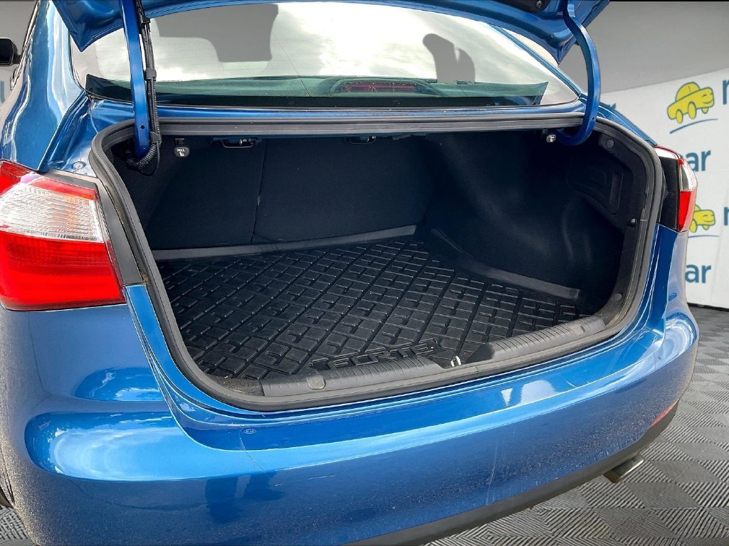 Used 2014 Abyss Blue Kia EX image 34